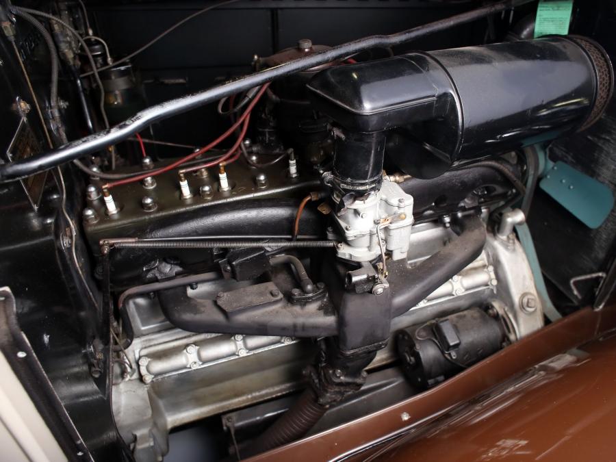  Packard Eight Convertible Victoria by Dietrich 1933 года  (фото 2 из 10)